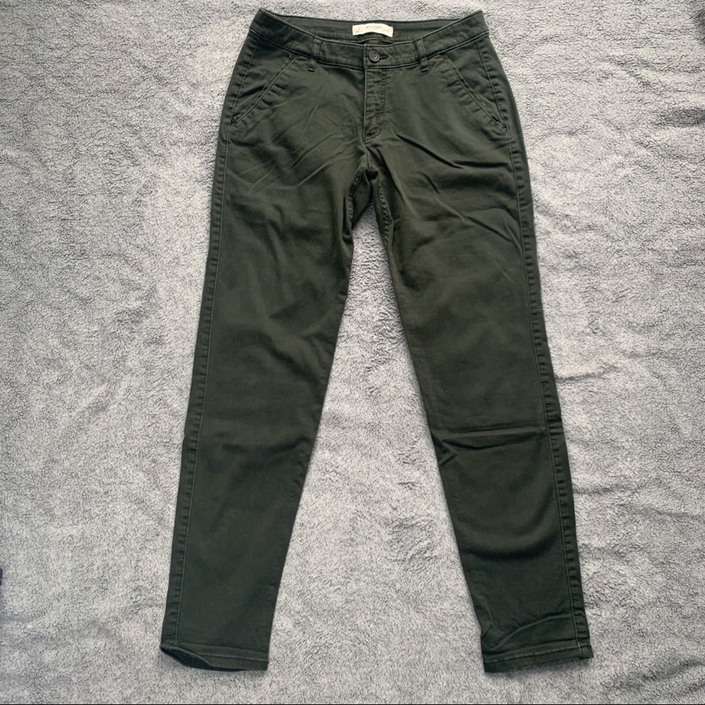 PRICE DROPPED🔻Skinny Chinos